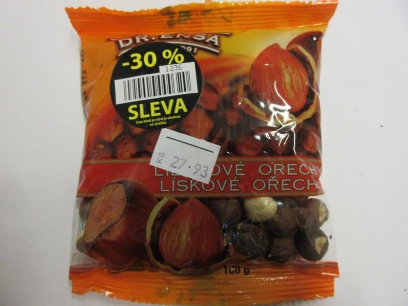 Penny Market, Hrádek nad Nisou: DR.ENSA LÍSKOVÉ OŘECHY - uvnitř ořechů byly zjištěny barevné změny. Potravina zapáchala po žluknutí a měla palčivou a žluklou chuť.