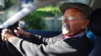 Náhledový obrázek - Kvíz: Dokážete správně odpovědět nejtěžší otázky z autoškoly?