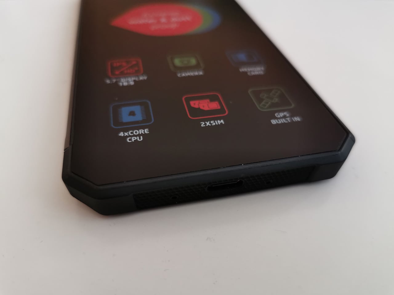 Český smartphone Aligator RX700 eXtremo