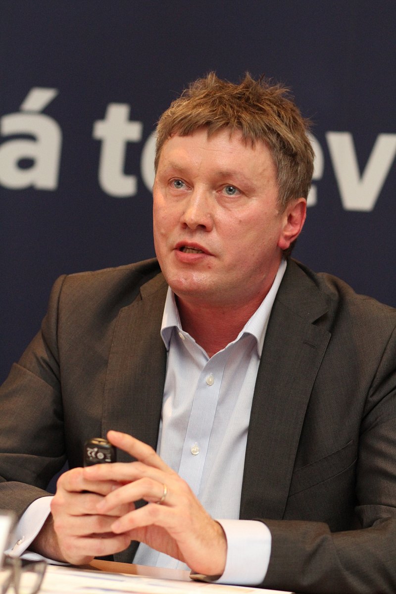 Jak Česká televize představovala kanály ČT :D a ČT art