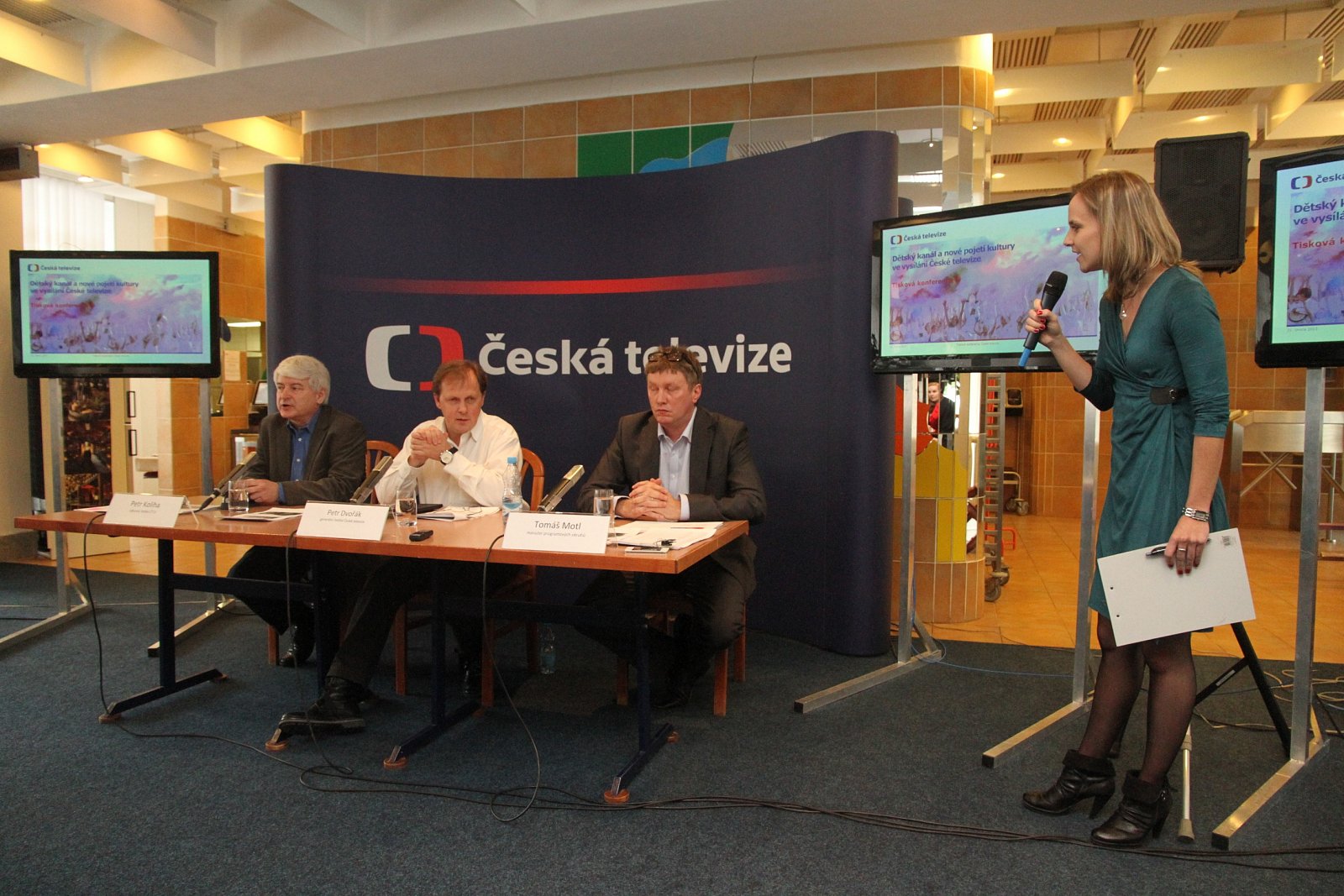 Jak Česká televize představovala kanály ČT :D a ČT art