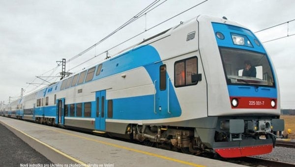 2016-01-elektrickc3a9-vlaky-c5a1koda-transportation-pro-fotbalov