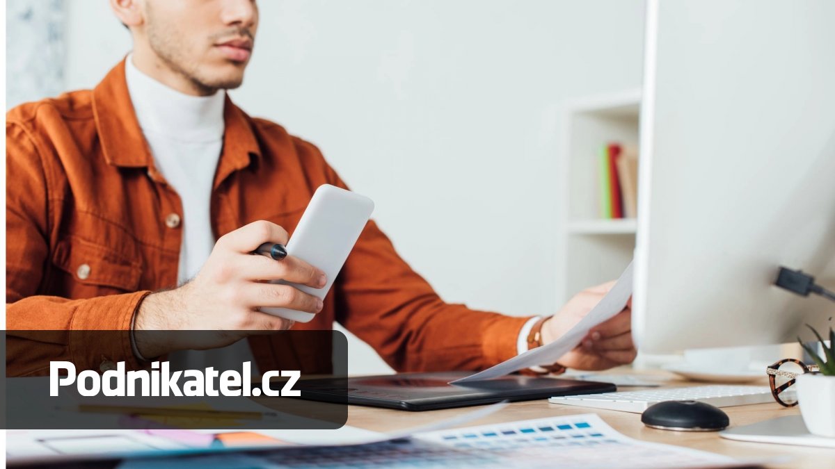 Přiznání i přehledy OSVČ musíte podat elektronicky, nově se to týká i „zdravotka“