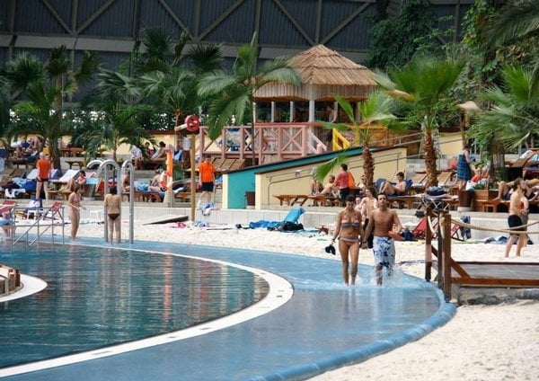 2016-04-akvapark-tropical-islands-v-hangc3a1ru-u-berlc3adna-5.jp