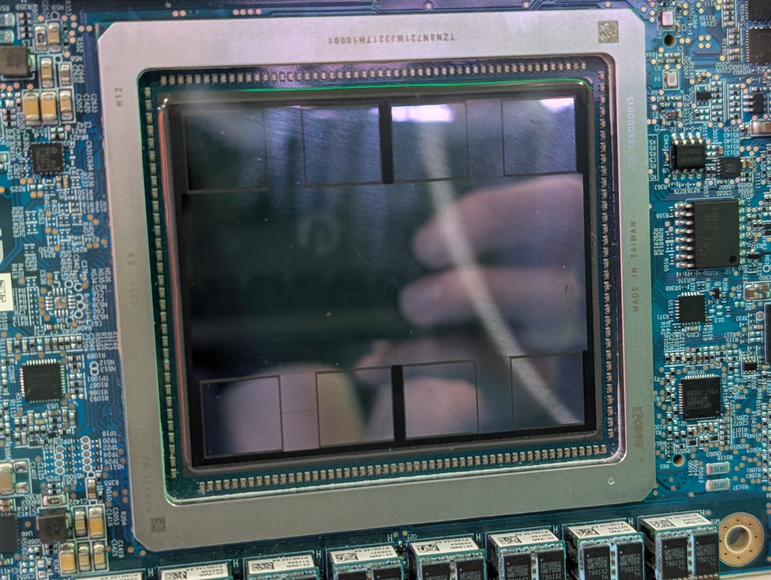 Čipy pro umělou inteligenci (GPU) AMD Instinct