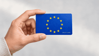 Konkurence pro Visa a Mastercard.