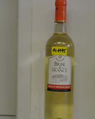 BRISE de FRANCE , VIN DE FRANCE, MUSCAT MEDIUM SWEET, Alk. 12,5% vol./obj. tmavší odstín etikety

Ve výrobku byl prokázán přídavek syntetického glycerolu, který není povolen.
Etiketa i krytí hrdla láhve byly tmavší než u jiné šarže téže značky, která byla hodnocena jako vyhovující.