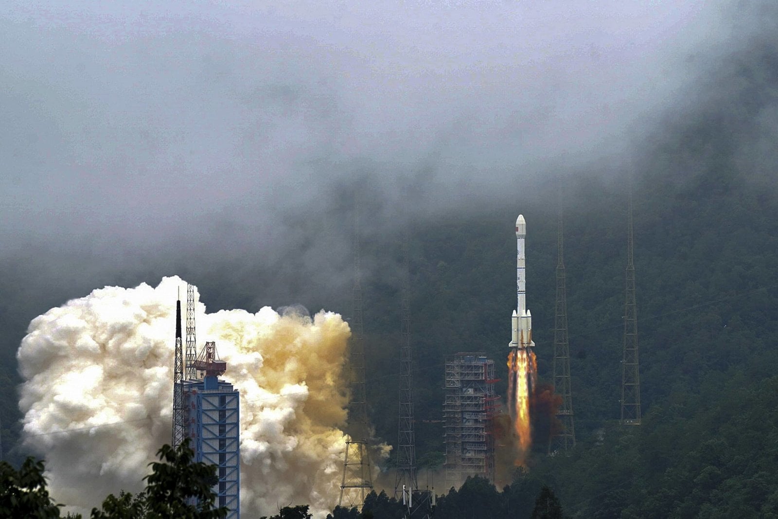 2020-06-BeiDou-China-start-Phys.org_-scaled.jpg