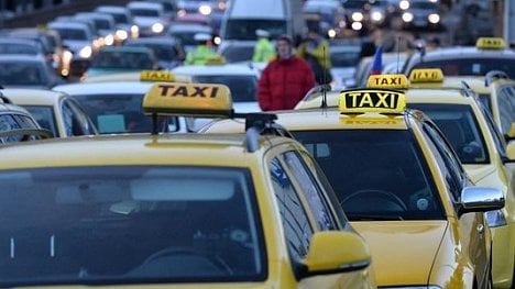 Náhledový obrázek - Pražští taxikáři u soudu přiznali předražování jízdného