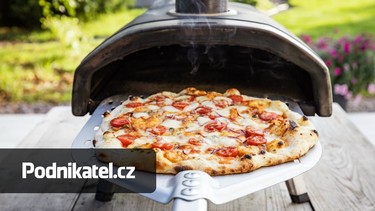 Češi si zamilovali venkovní kuchyně, zájem roste o pizza pece
