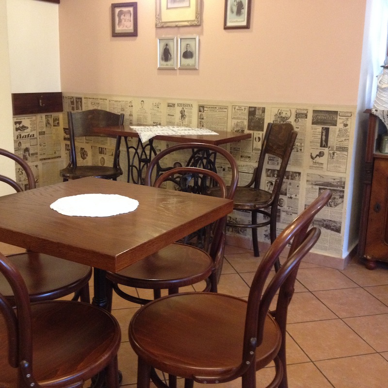 Roudnická cukrárna a kavárna navazuje na vídeňskou kulturu.