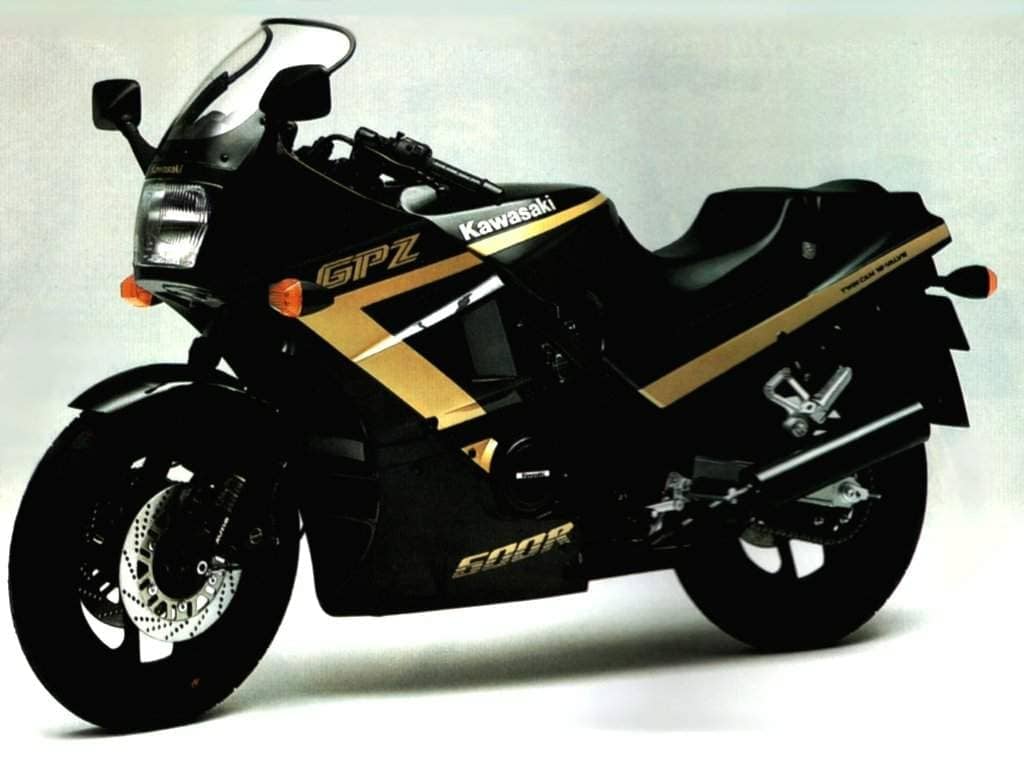 2019-11-1989_kawasaki-gpz-600r.jpg