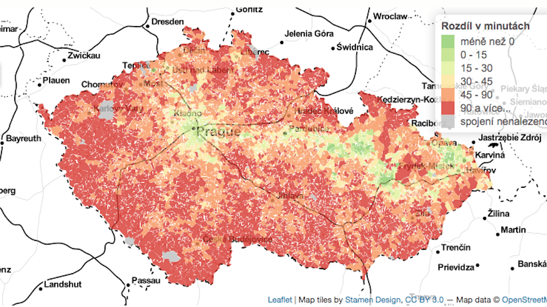 Je rychlejší auto, nebo hromadná doprava? Tahle mapa vám to jasně ukáže