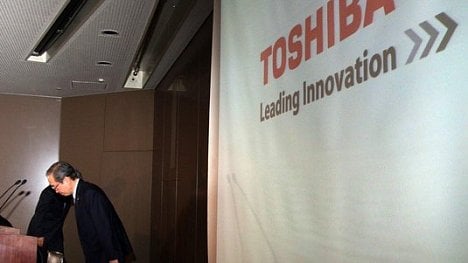 Náhledový obrázek - Toshiba se snaží udržet na burze. Navýší kapitál o téměř 117 miliard