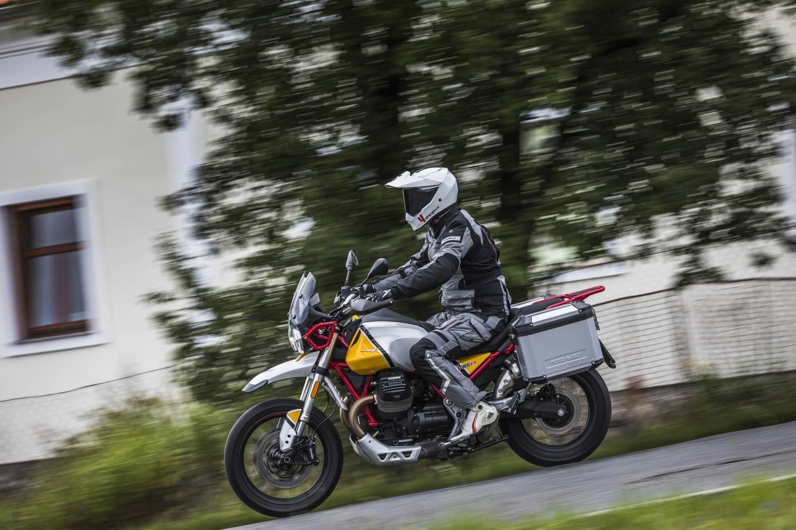2020-03-MotoGuzziV85TT026.jpg