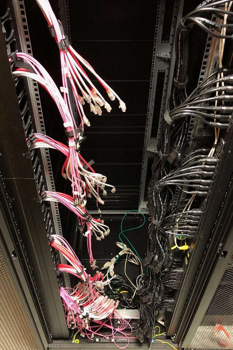 Rack bez zařízení