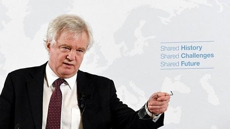 Náhledový obrázek - Británie po odchodu z EU na dno nespadne, věří ministr pro brexit Davis