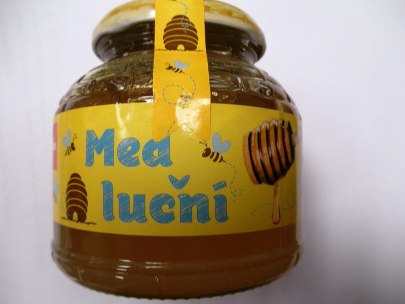 Do medu nesmí být přidány žádné jiné látky. Pokud kontrola narazí např. na nepovolený přídavek sladidel hodnotí výrobek jako falšovaný.