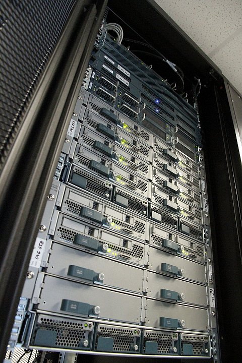 Tisková konference k oficiálnímu spuštění datacentra Tower Českých Radiokomunikací v prostorách televizního vysílače pražském na Žižkově. Menší datacentrum v prostorách Žižkovské věže, které už delší dobu slouží pro poskytování cloudových služeb.