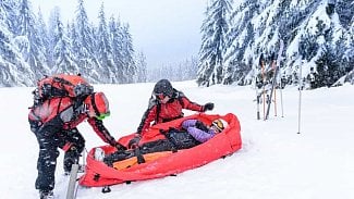 Náhledový obrázek - Časté úrazy na lyžích a snowboardu: jak je poznat a předejít jim?