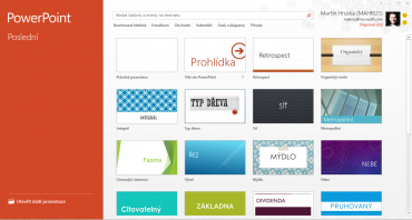 Nabídka šablon prezentací v aplikaci PowerPoint