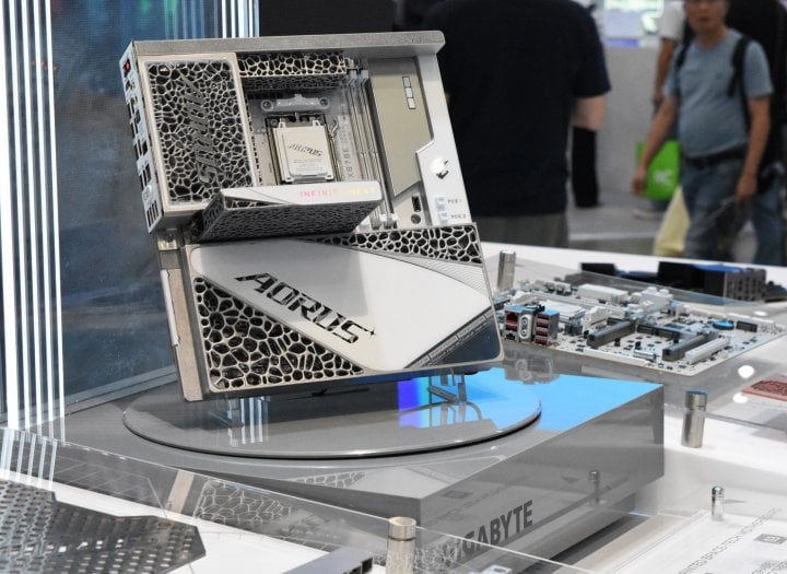 Základní deska Gigabyte X870E Aorus Infinity Next na Computexu 2026