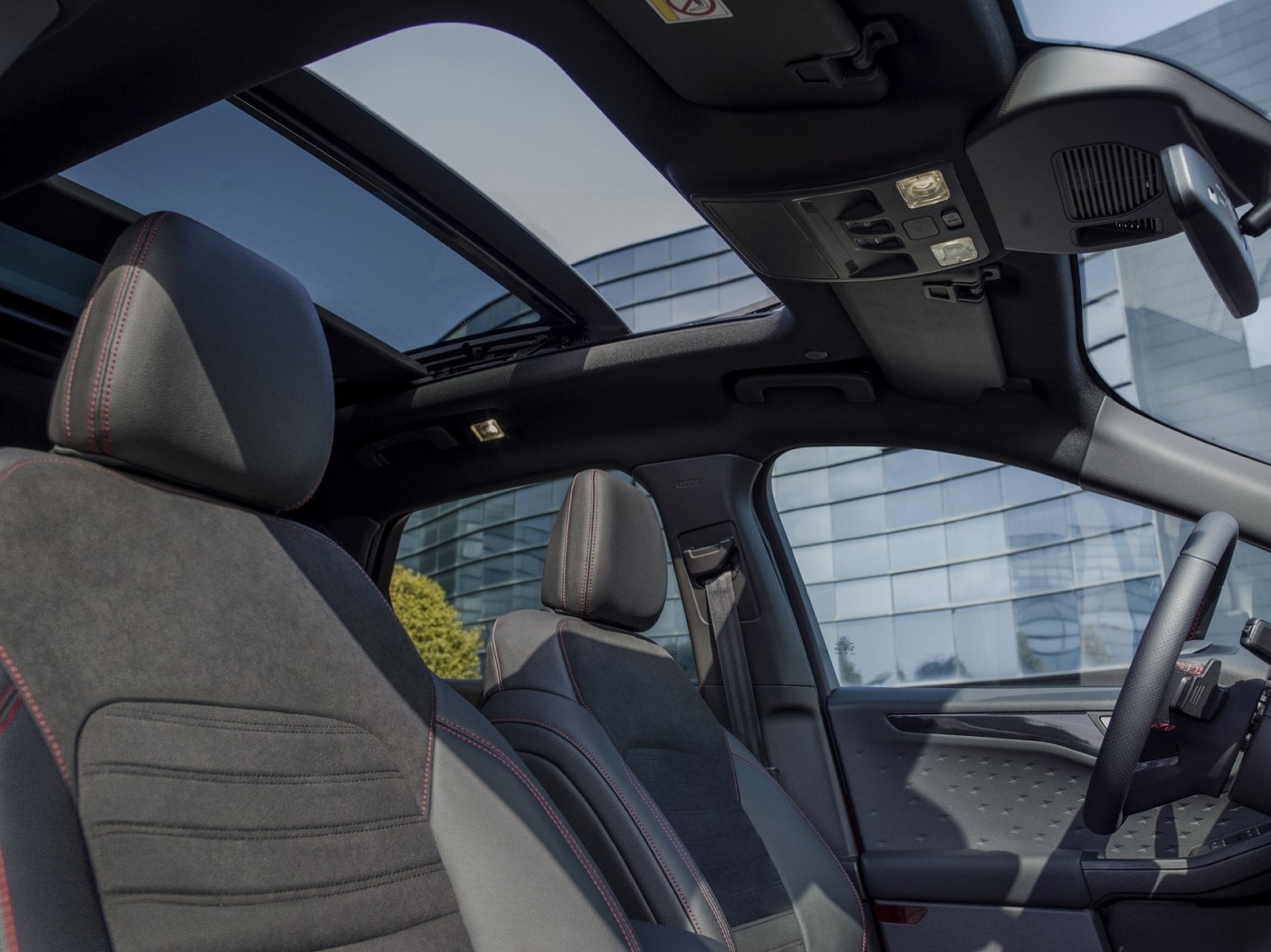 2019-04-2019_FORD_KUGA_PANORAMIC_ROOF.jpg