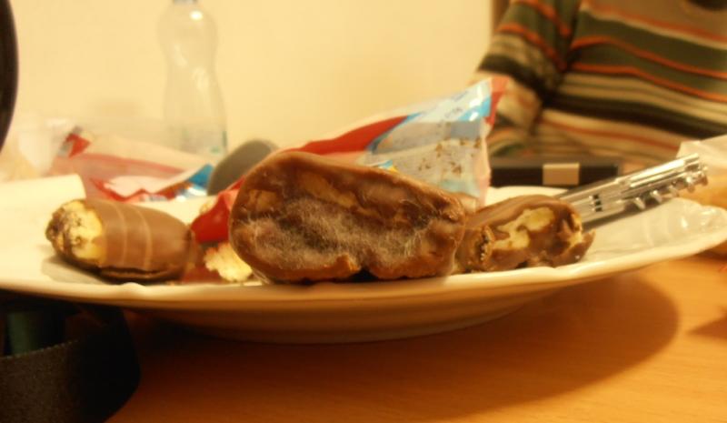 I mezi pečivem odhalila inspekce několik zástupců prokvetlých plísní