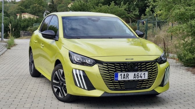 Peugeot 208 je částečně návratem do zlatých motoristických časů. Našli jsme výbavu, která má vše potřebné
