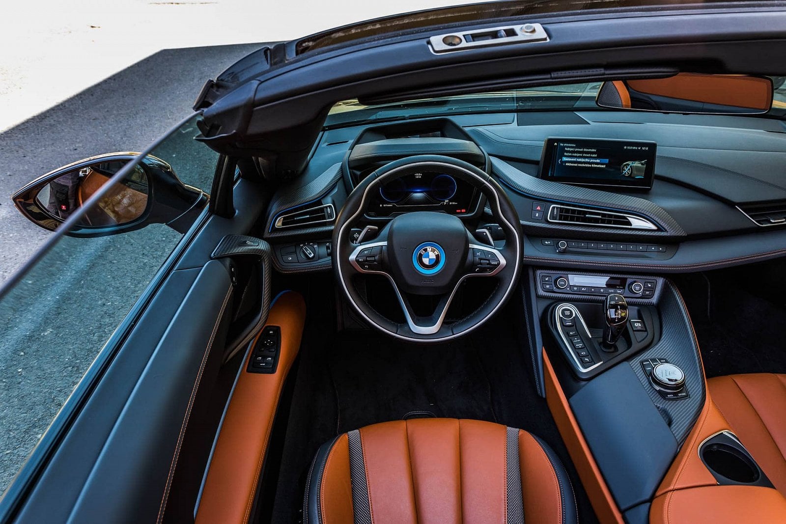 2020-06-bmw-i8-roadster-5.jpg