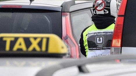 Náhledový obrázek - Podobu příštího protestu proti Uberu taxikáři tají. Předem se ale omluvili za komplikace