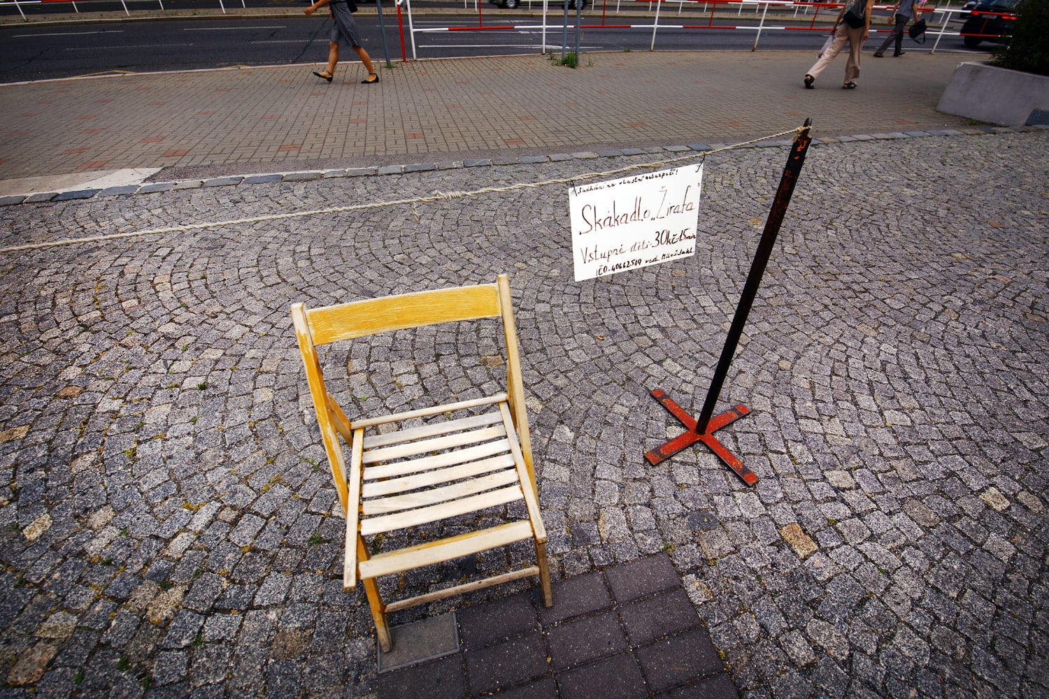 30 korun za 15 minut skákání.