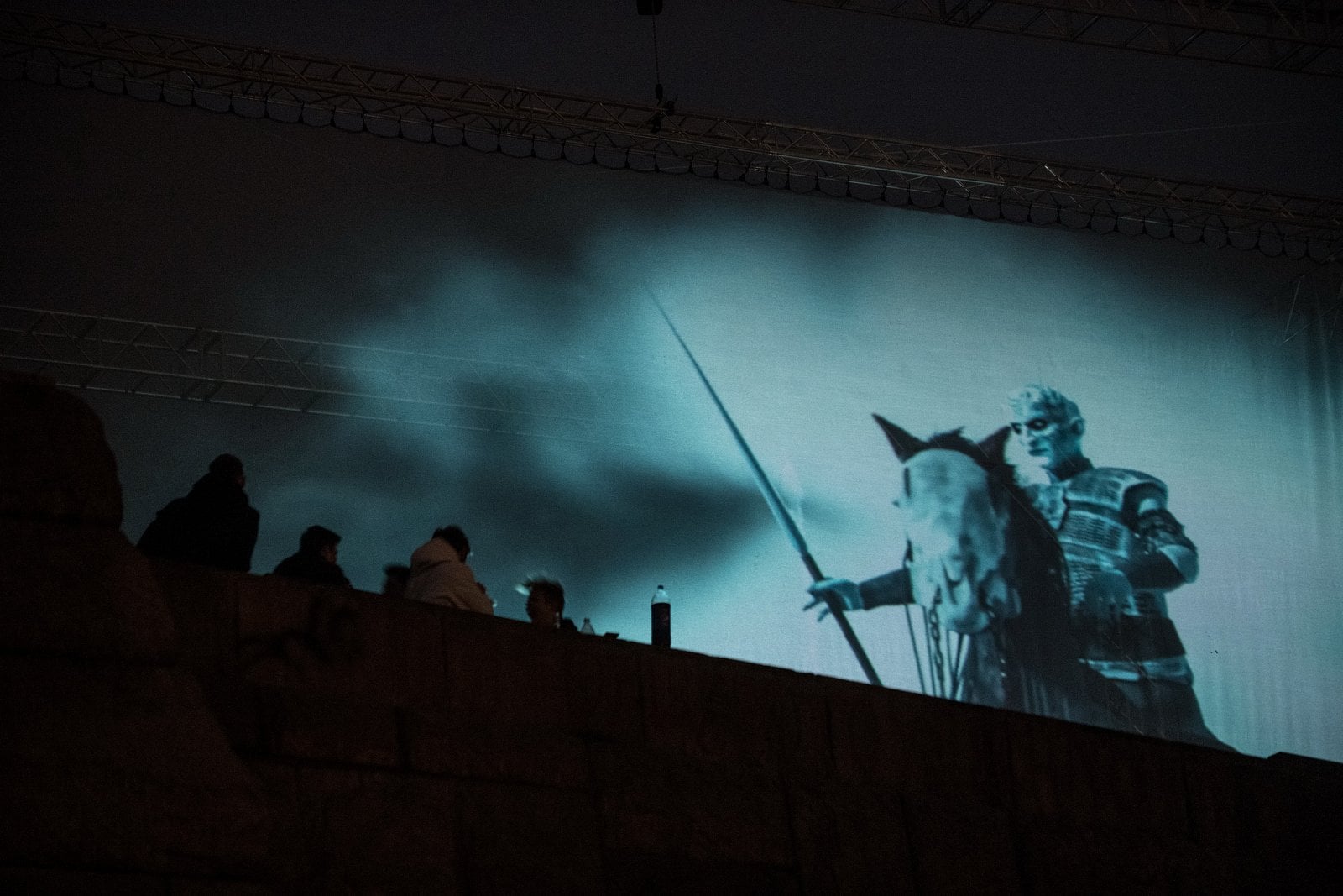 Hra o trůny - projekce na metronomu na Letné