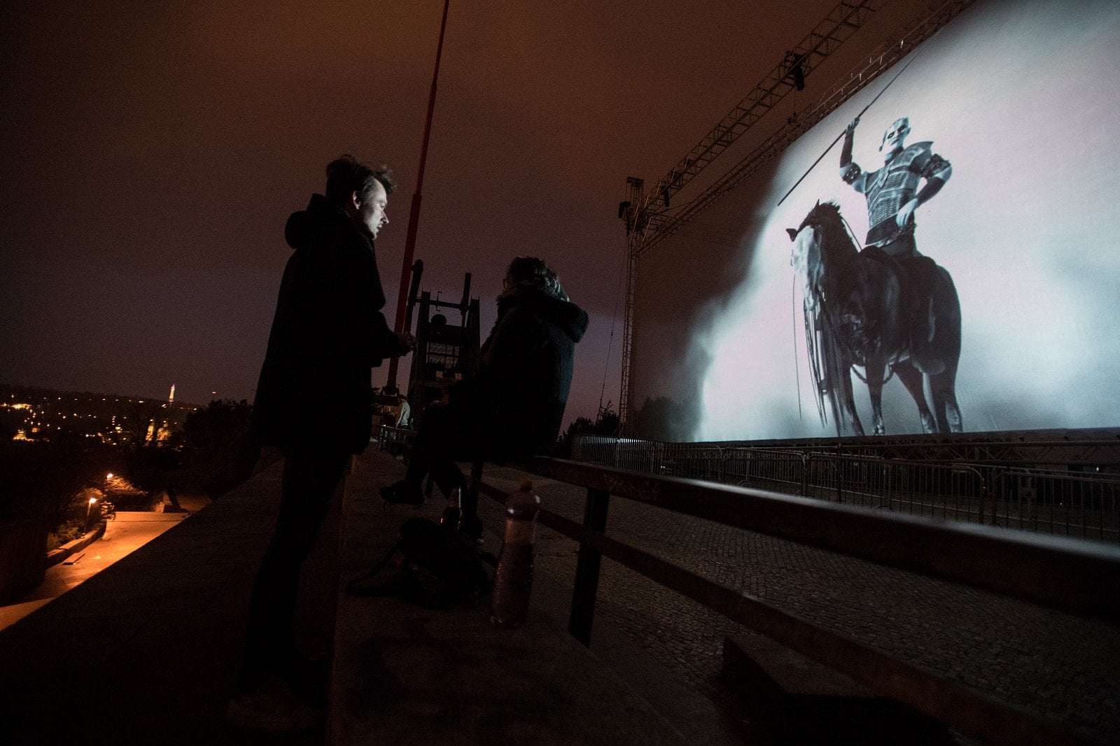 Hra o trůny - projekce na metronomu na Letné