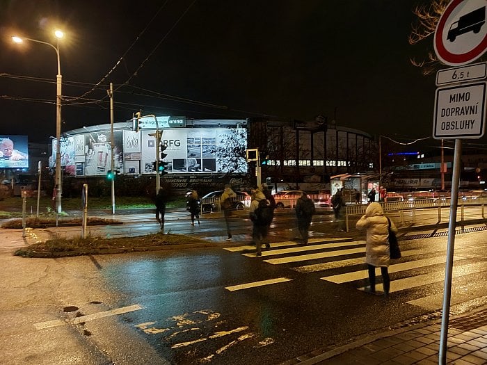 Noční režim na hlavním fotoaparátu (zdroj: Cnews)