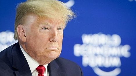 Náhledový obrázek - Amerika opět vítězí, prohlásil Trump v Davosu. USA prý zažívají nevídaný hospodářský rozmach