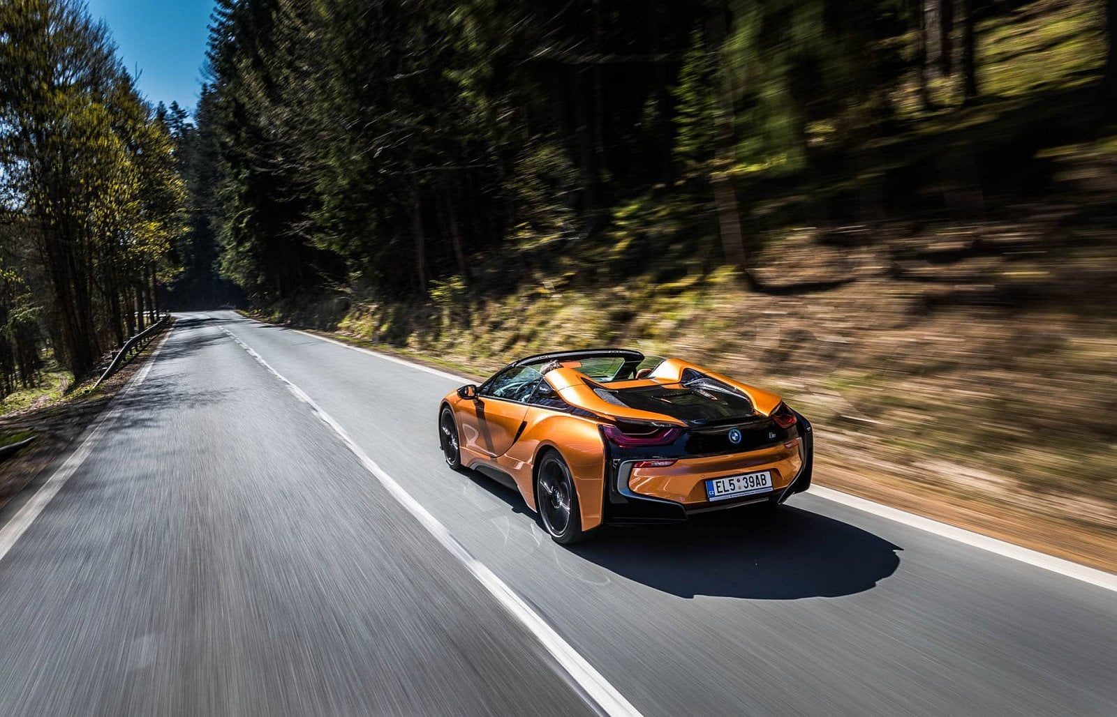 2020-06-bmw-i8-roadster-15.jpg