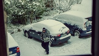 Náhledový obrázek - Devět věcí, které děláte v zimě za volantem špatně