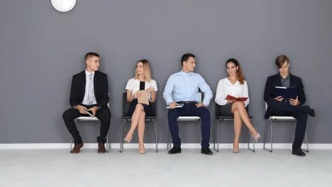 Podpora v nezaměstnanosti vzroste. Státnímu rozpočtu to pomůže, věří ministerstvo