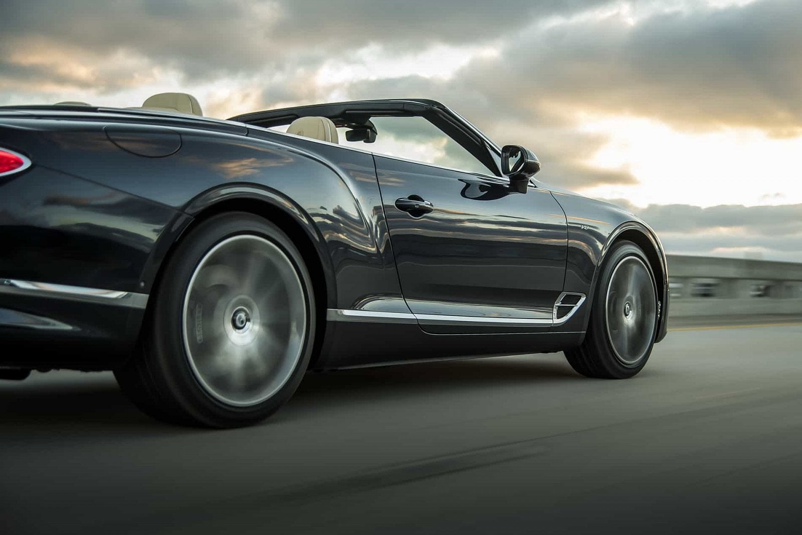 2019-03-Bentley-Continental-GT-Convertible-V8-9.jpg