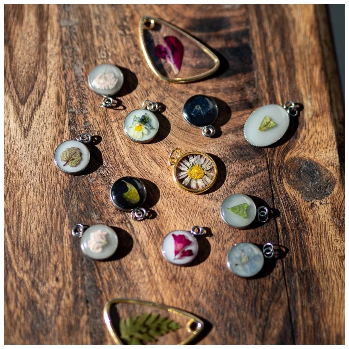 Šperky nabízené e-shopem Byl. by čaj?