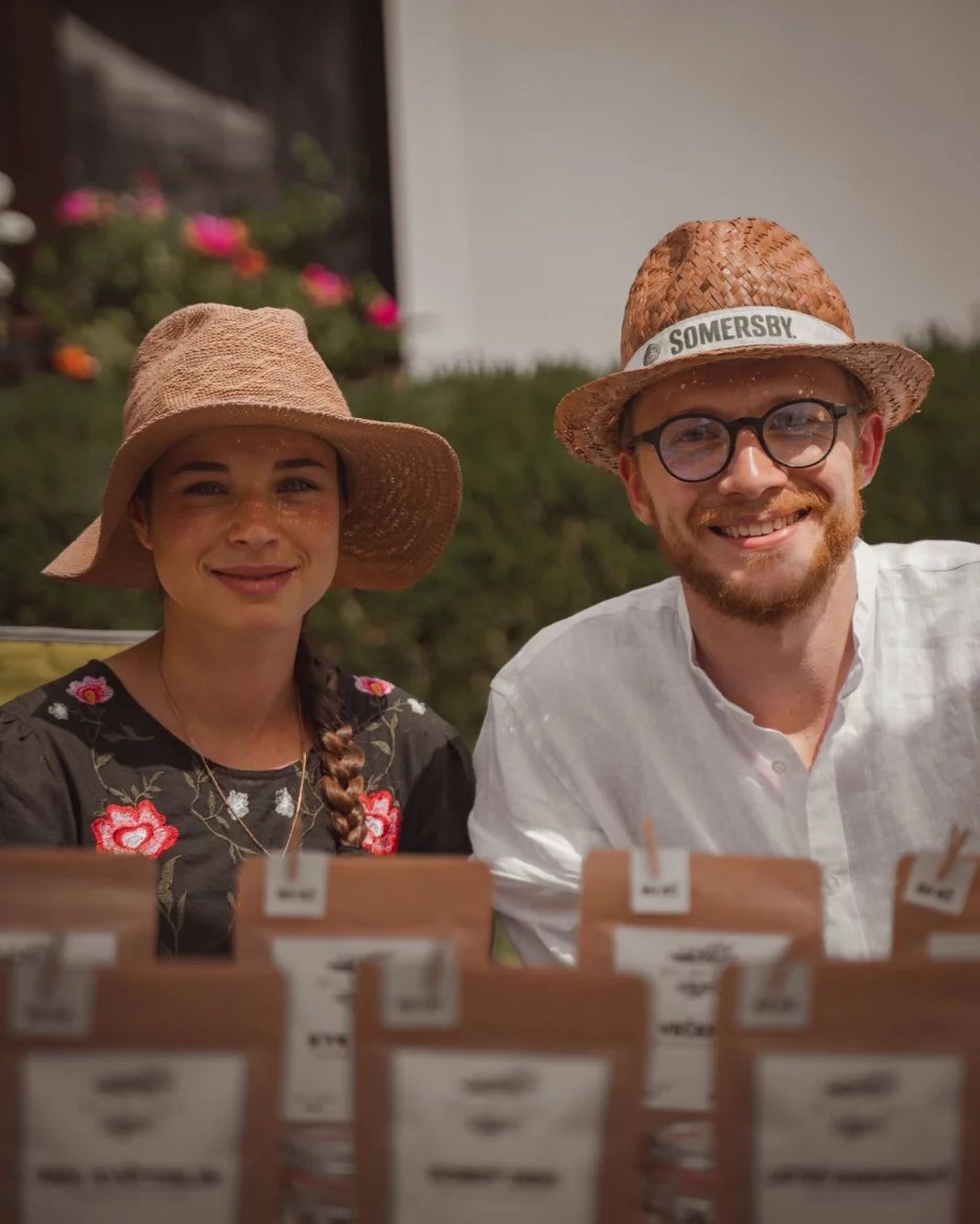 Šimon s Marií na trzích