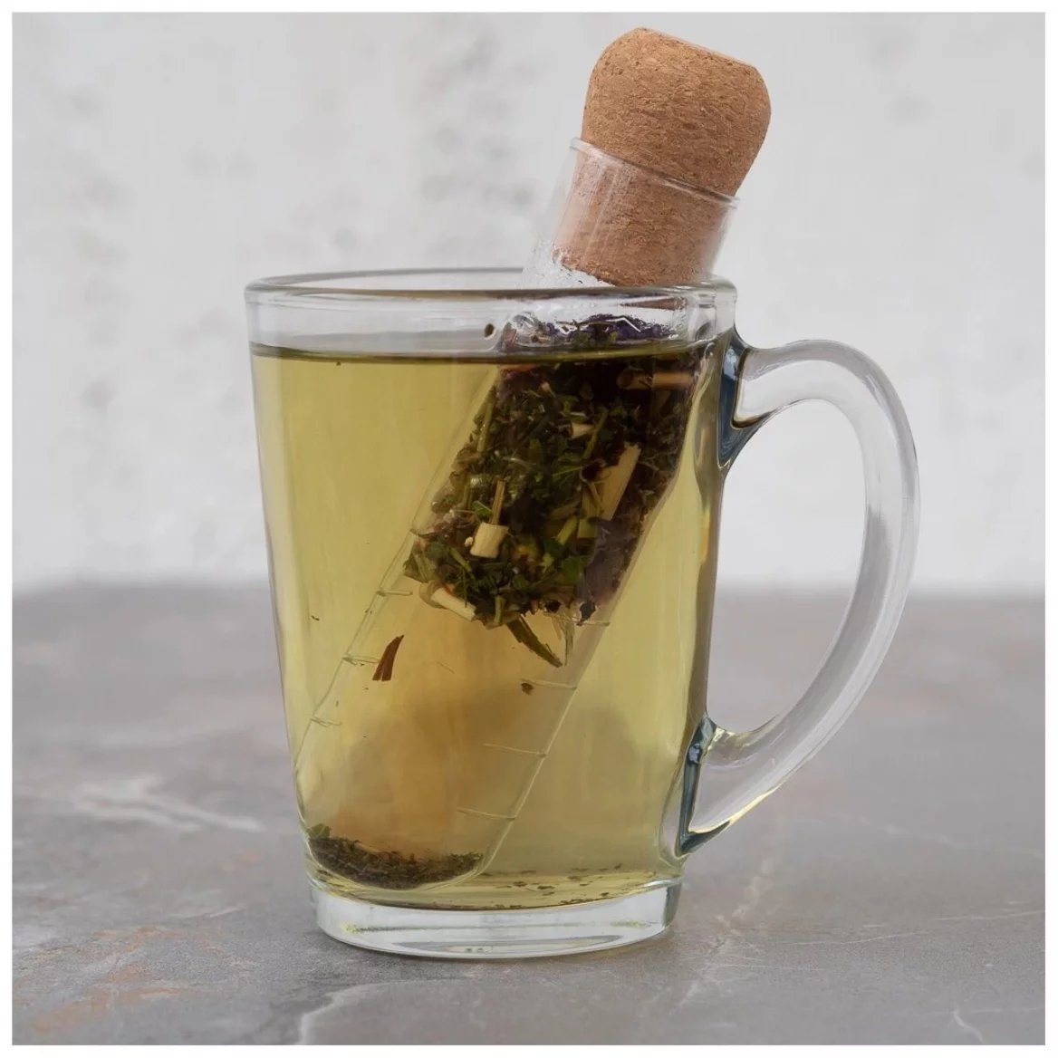 Čajítko v podobě zkumavky