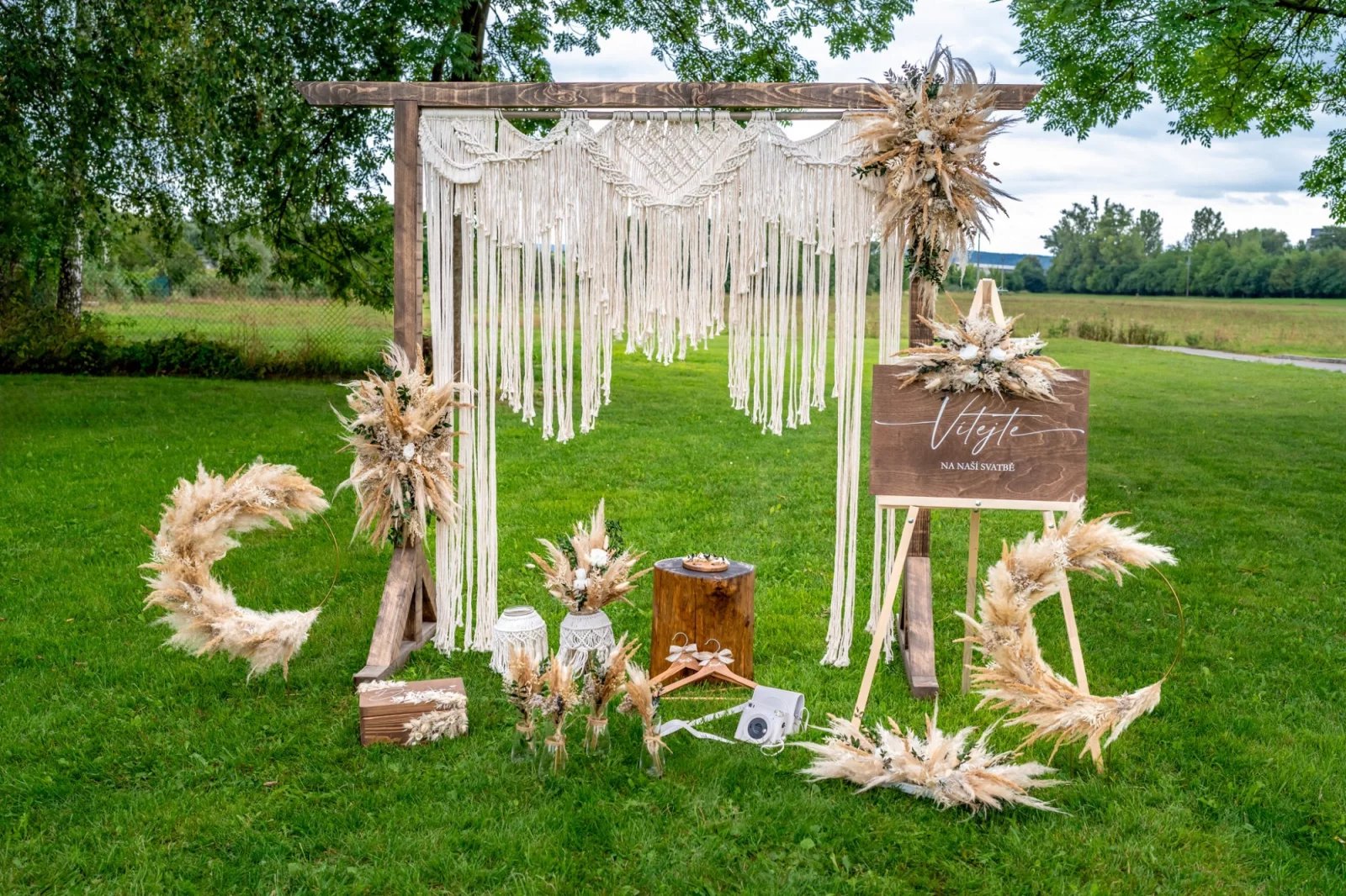 Slavobrána a další svatební doplňky v boho stylu