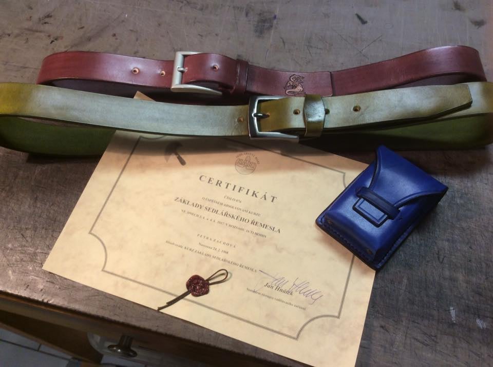 Výrobky sedláře Jana Hnátka a jeho kurzistů