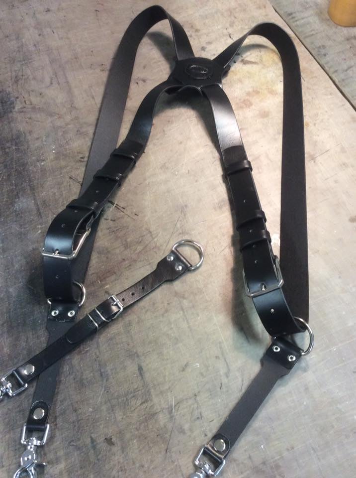 Výrobky sedláře Jana Hnátka a jeho kurzistů