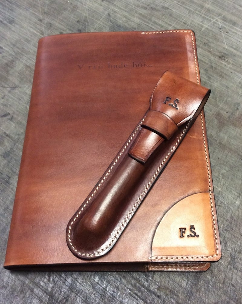 Výrobky sedláře Jana Hnátka a jeho kurzistů