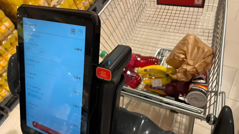 Zapomeňte na přeplněné pokladny. Kaufland testuje chytré nákupní vozíky, které změní váš způsob nakupování