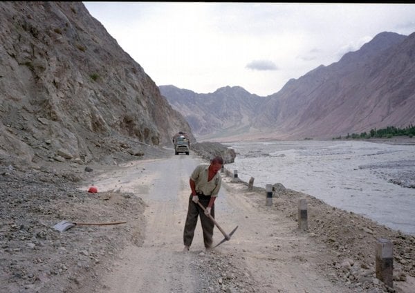 2018-11-karakoram-highway-dc3a1lnice-mezi-osmitisc3adcovkami-2.j