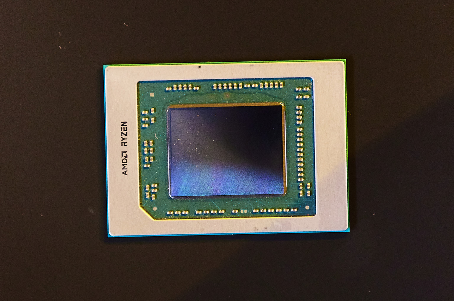 AMD Ryzen 6000 / 7035 / 100 (APU Rembrandt) v pouzdru BGA